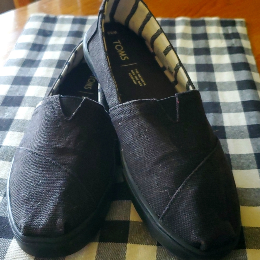 TOMS  Slip On Shoes